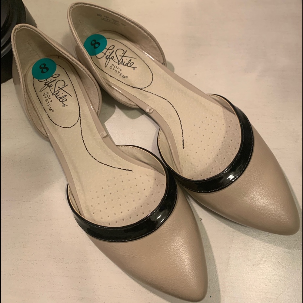 Taupe/black dress flats